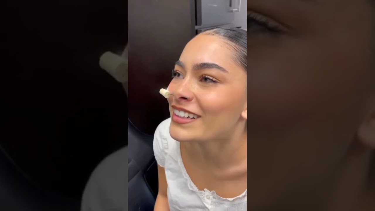 Frau weint beim Nasenseptumpiercing 👃😢#shorts #youtubeshorts #short