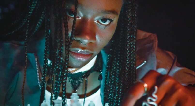 Einblick in die Welt der Piercings: Profi-Termin enthüllt